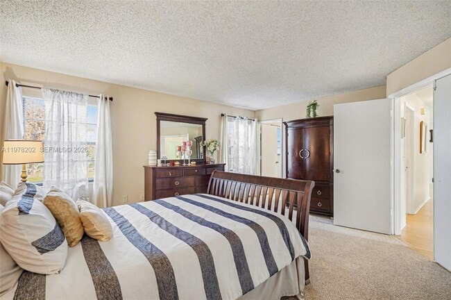 Building Photo - 901 Gannet Ave NW