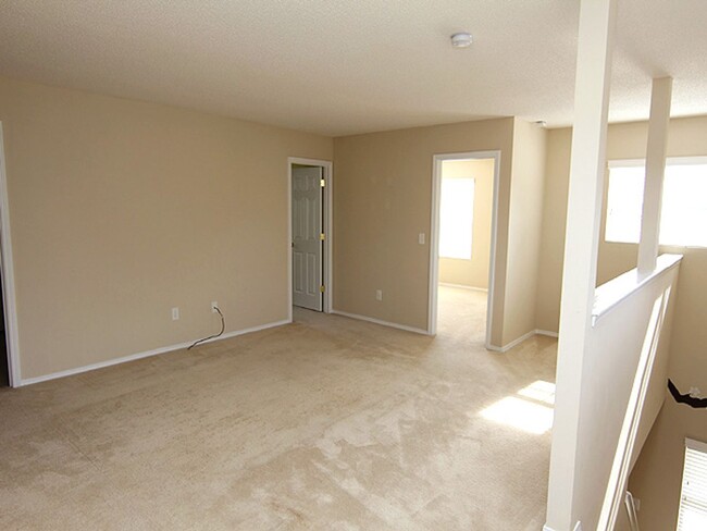 Building Photo - Spacious 3-Bedroom Home in Bradbury Commun...