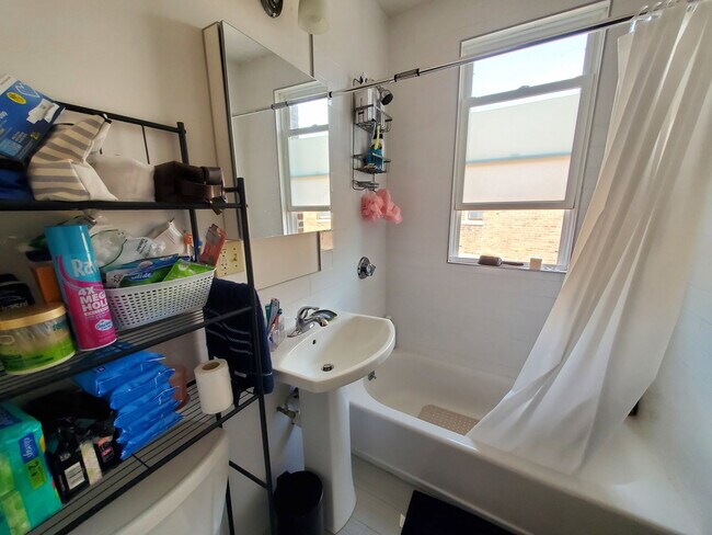 Building Photo - 11 Scottfield Rd