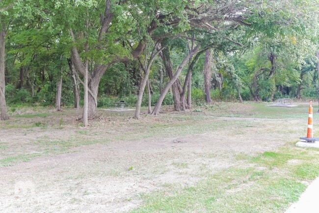 Building Photo - 1823 Cordova Dr