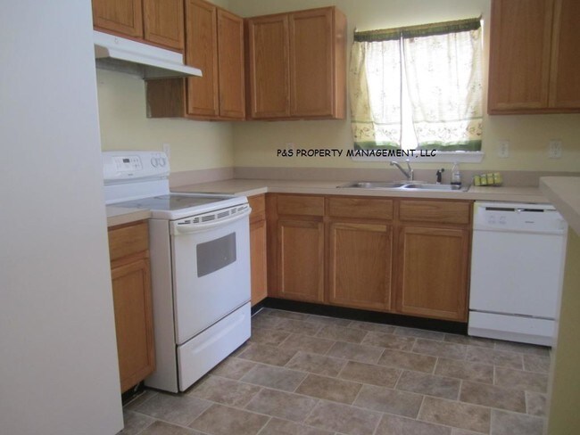 Building Photo - 7493 International Village Dr