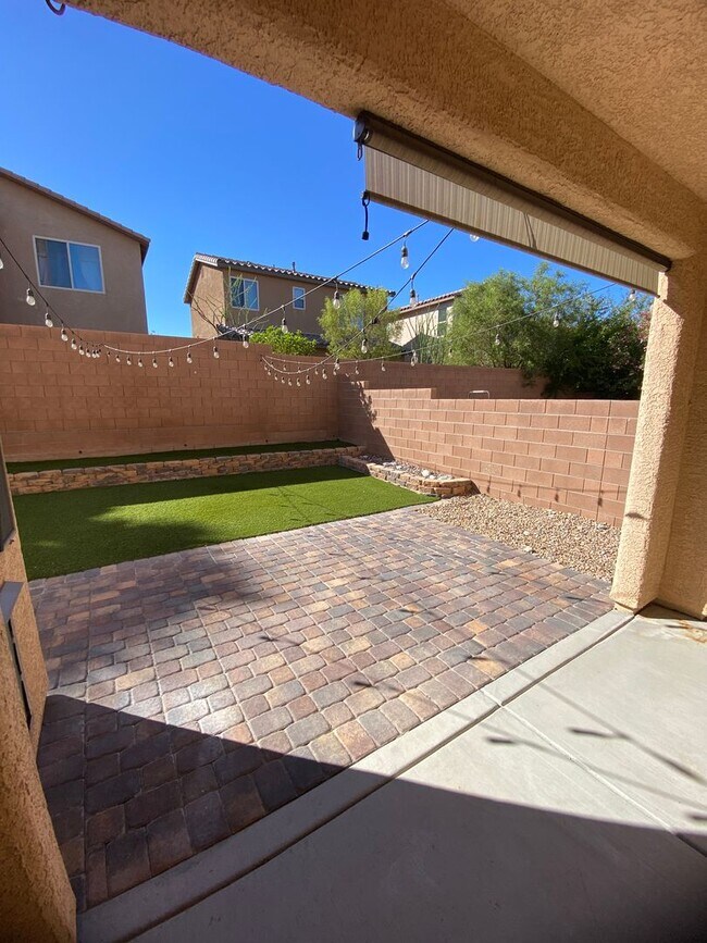 Building Photo - AMERICANA Property Mgmt - Beautiful 4 beds...