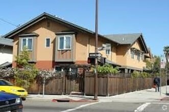 Building Photo - COMING SOON-A spacious 4bdr/3bathroom just one block from Shattuck Ave shops and entertainment