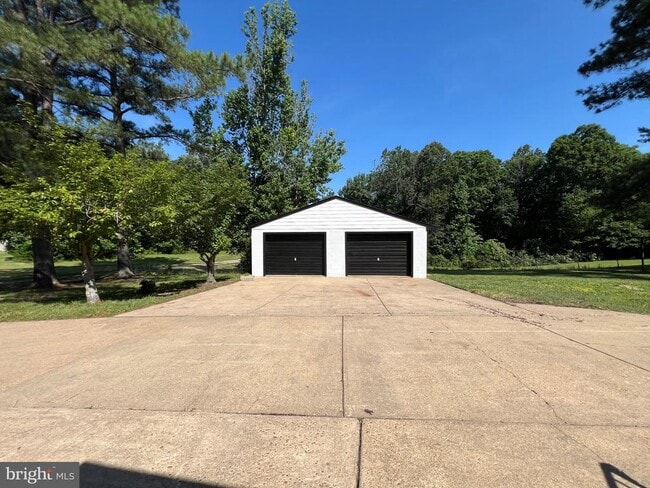 Building Photo - 9872 Red Hill Rd