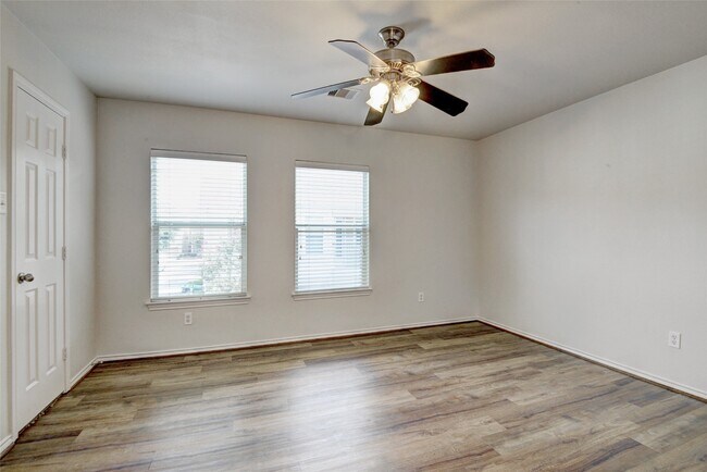 Building Photo - 7042 Plum Creek Terrace Ln