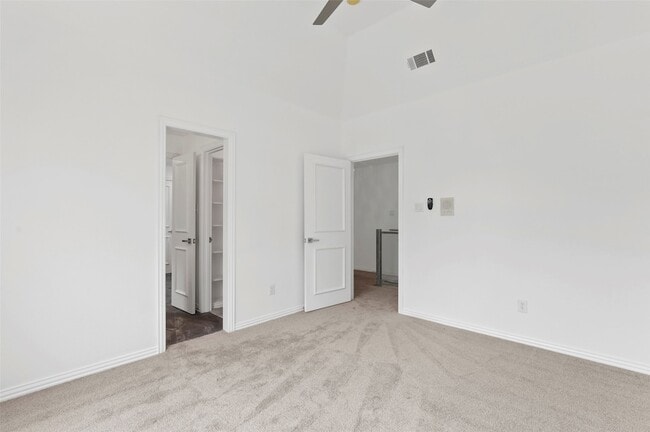 Building Photo - 914 Edgemeer Ln