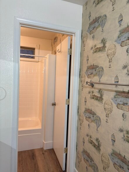 Bathroom#2 - 461 E Pinto Dr
