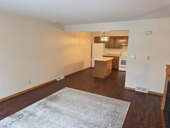 Building Photo - 10268 Parkedge Cir