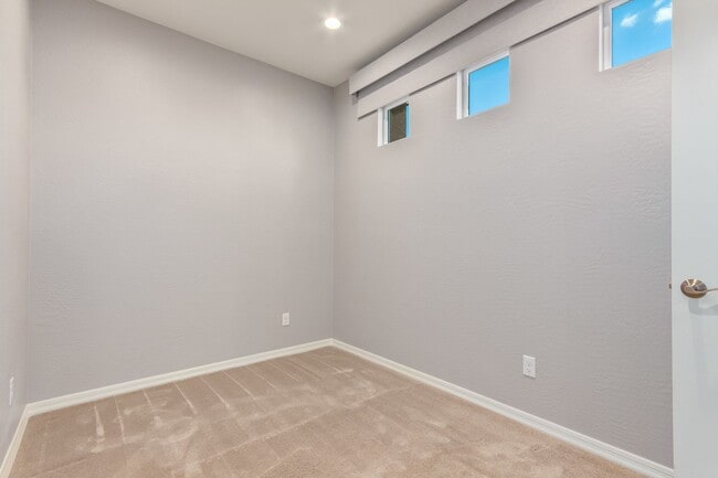 Building Photo - New Rental Listing in Madison Vistas