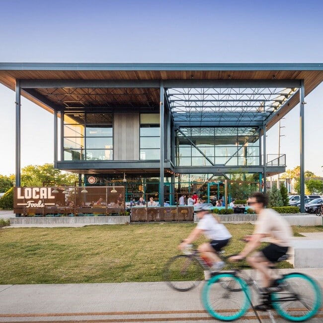 Building Photo - 1018A W 15th 1/2 St