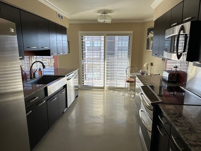 Building Photo - GORGEOUS FULLY FURNISHED in the heart of SLC!!!