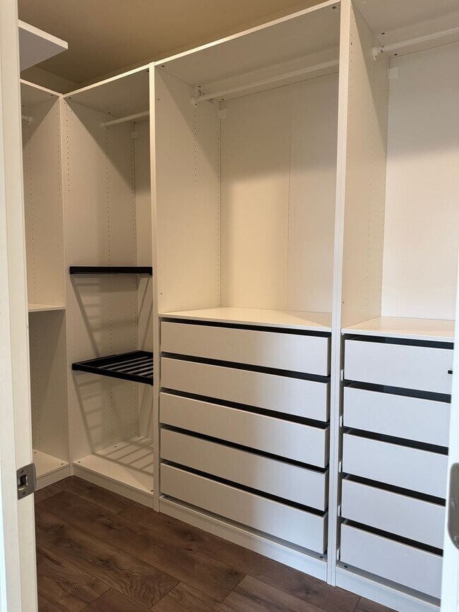 Building Photo - NOW AVAILABLE!! BEAUTIFUL HOME IN GATED COMMUNITY OF PATTERSON