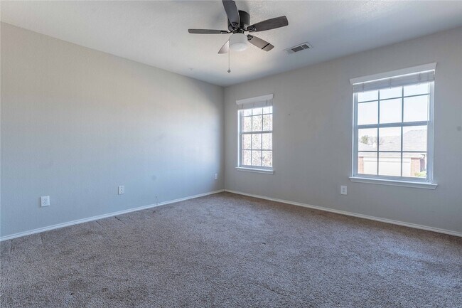 Building Photo - 5028 Senator Dr