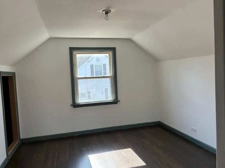 Building Photo - 32 Dewitt Dr