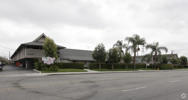 Building Photo - Dale Village Garden Apartments