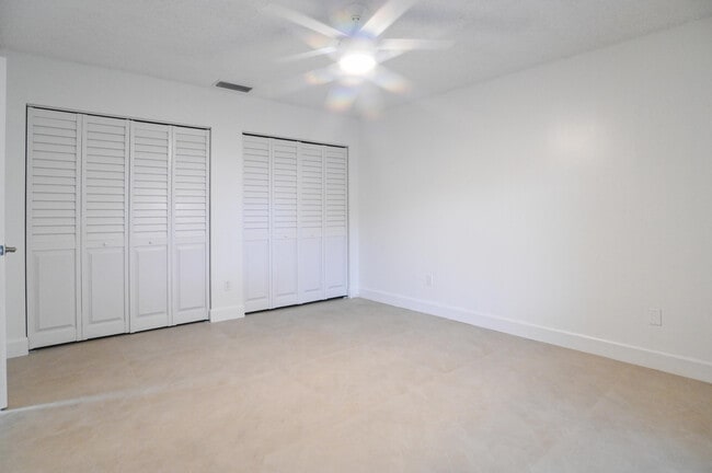 Building Photo - 1148 Summit Trail Cir