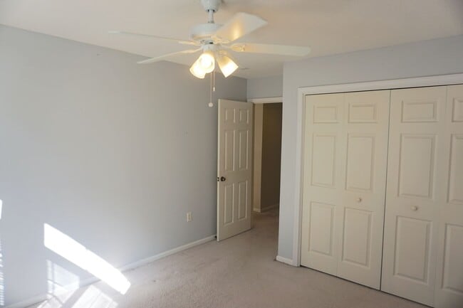 Building Photo - 5 BED | 2.5 BATH | SINGLE FAMILY HOME | BO...
