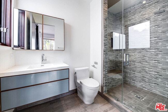 Building Photo - 770 Paseo Miramar
