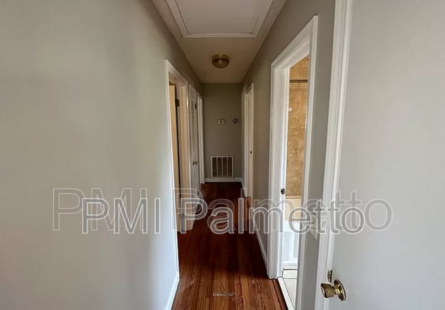 Building Photo - 145 Gala Dr