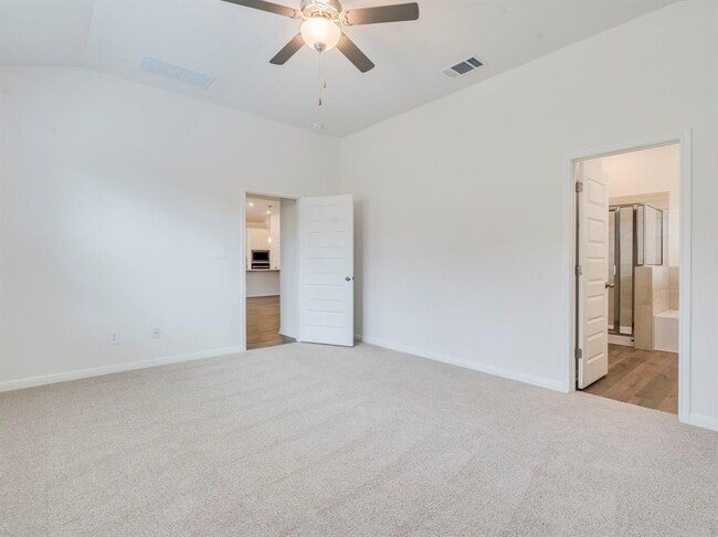 Building Photo - 227 Cathedral Mountain Dr