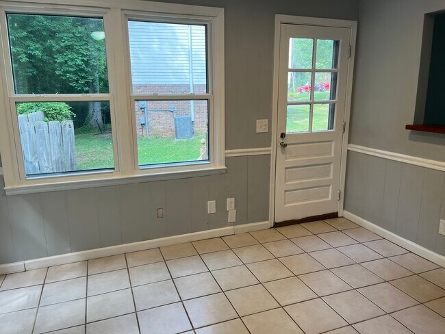 Building Photo - 7617 Summerglen Dr