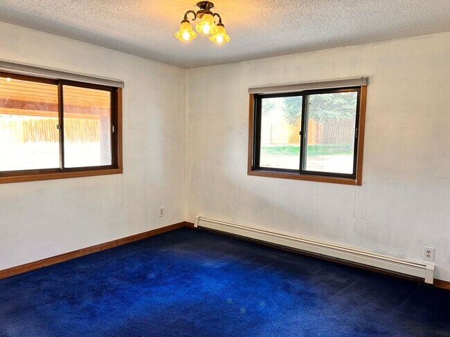 Building Photo - 10 Acres of Horse Property in Victor!