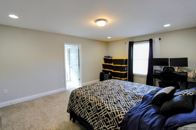 Building Photo - 5438 Lee Farm Blvd