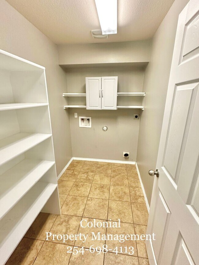 Building Photo - AVAILABLE MID MAY ; APPLY TODAY AT OUR WEBSITE!!