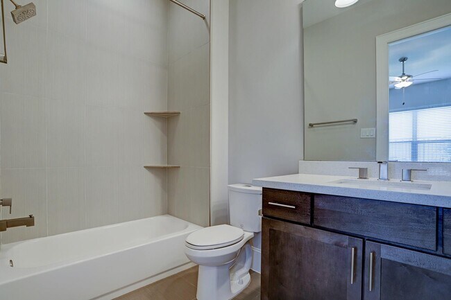 Building Photo - 1509 Nagle St