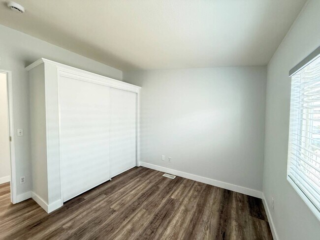 Building Photo - 4 Magnolia Via