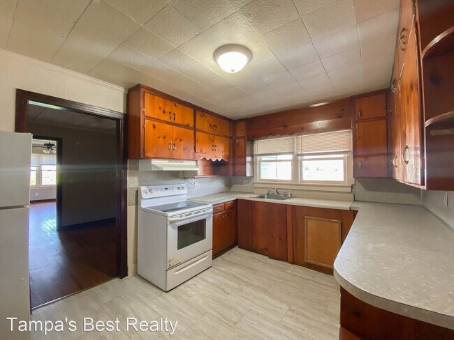 Building Photo - 2 br, 1 bath House - 830 N Combee Rd