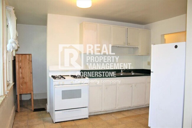 Building Photo - 808 W Kalamazoo Ave