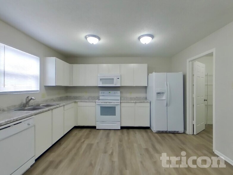 Building Photo - 2332 Cedarmill Dr