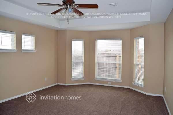 Building Photo - 3832 Sevenoaks Dr