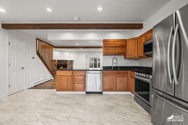 Building Photo - 6627 Zurich St