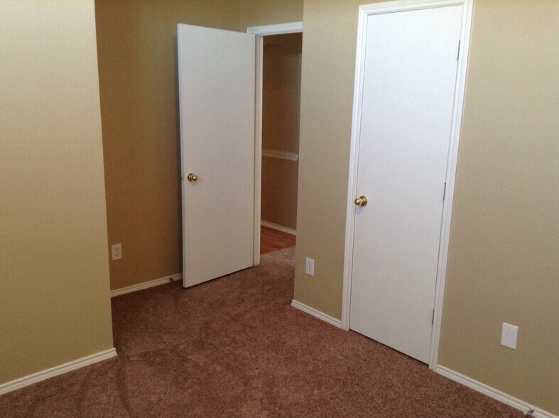 Building Photo - 6236 Spring Ranch Dr