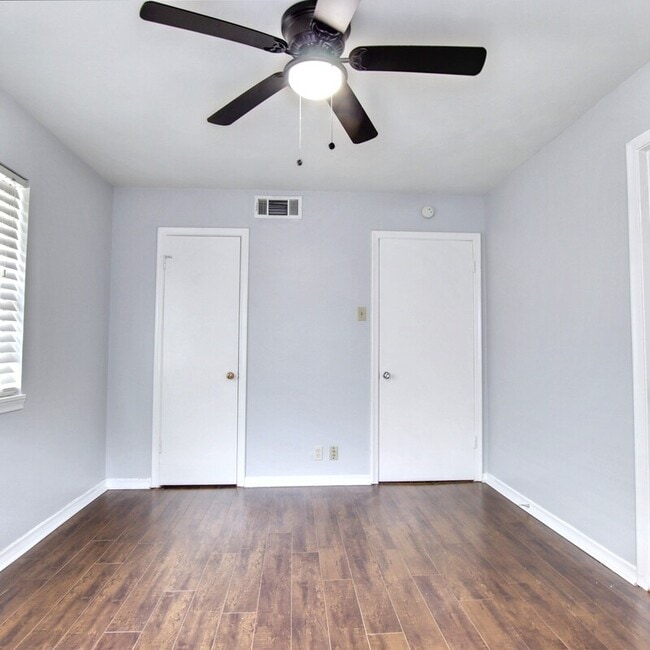 Building Photo - 708 James Dr