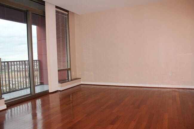 Building Photo - 105-UNIT CHRISTINA LANDING DR, 1703
