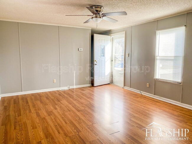 Building Photo - 126 Radford Dr