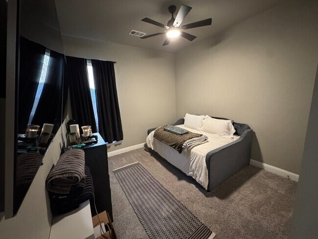 Building Photo - 6014 Silent Rain Dr