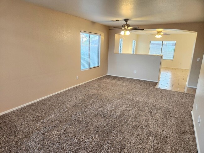 Building Photo - Rental Home Available in Surprise!