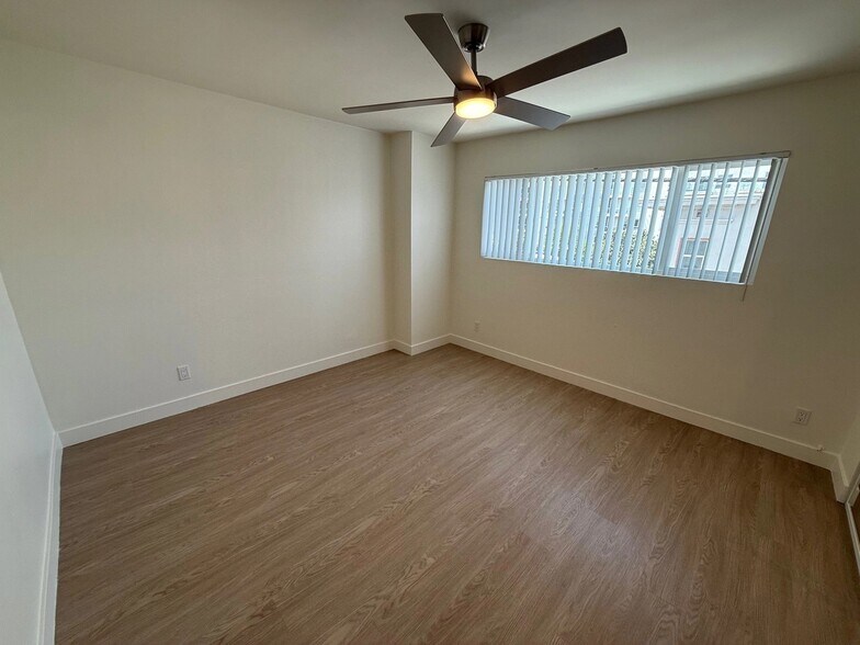 Building Photo - 3900 W 1st St