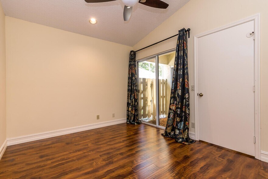 Building Photo - 8889 Odell Dr