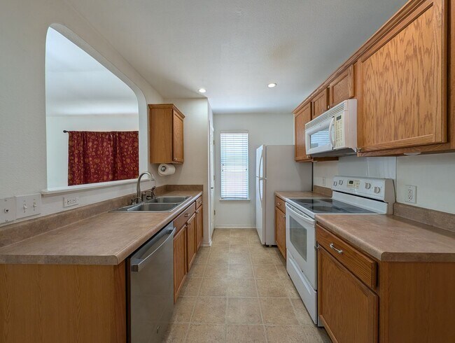 Building Photo - 369 Starling Creek