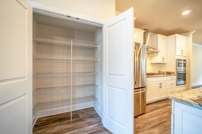 Building Photo - Modern Kincora Townhome-Style Condo | 3 Bedrooms | EV Charging | Backing to 165 Acres of Conserva...