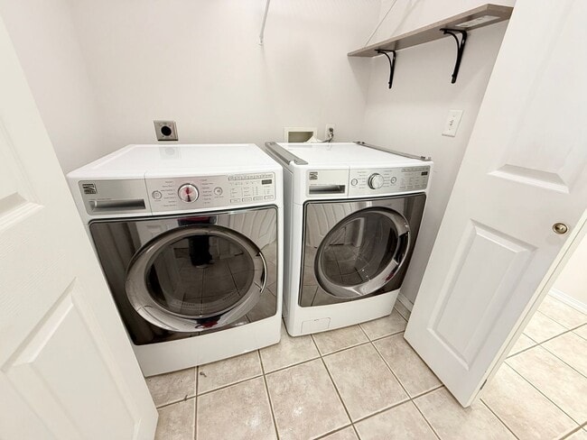 Building Photo - Photos Coming Soon – 3 Bedroom, 3.5 Bathro...