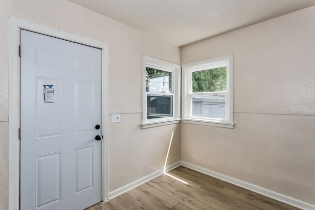 Building Photo - 1802 N Market St