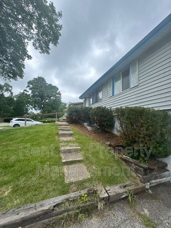 Building Photo - 6904 NW 78th St