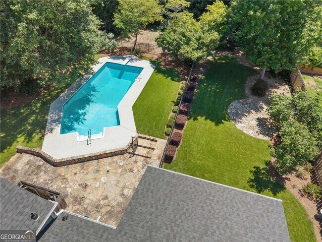 Building Photo - 472 Barnsdale Dr