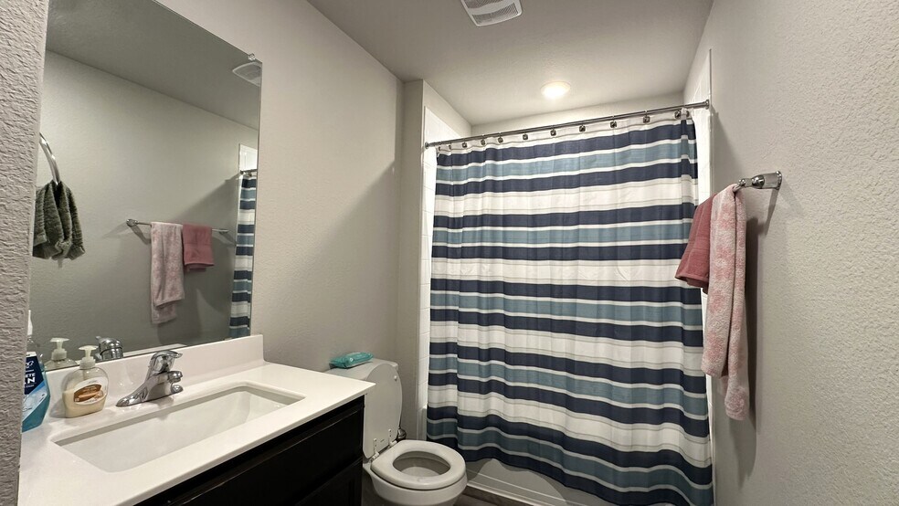 Building Photo - 2518 Merganser Dr